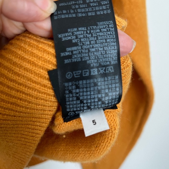 Uniqlo Yellow Sweater size L - Picture 6 of 7